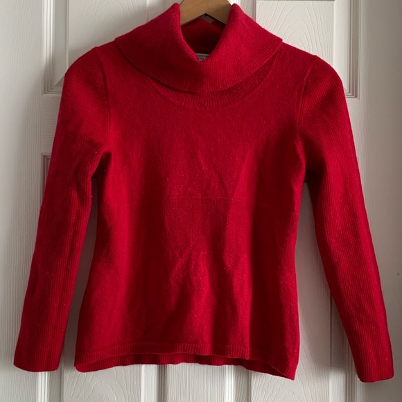 Sarah Spencer Red Long Sleeve Turtleneck Sweater Size Large - Picture 14 of 14